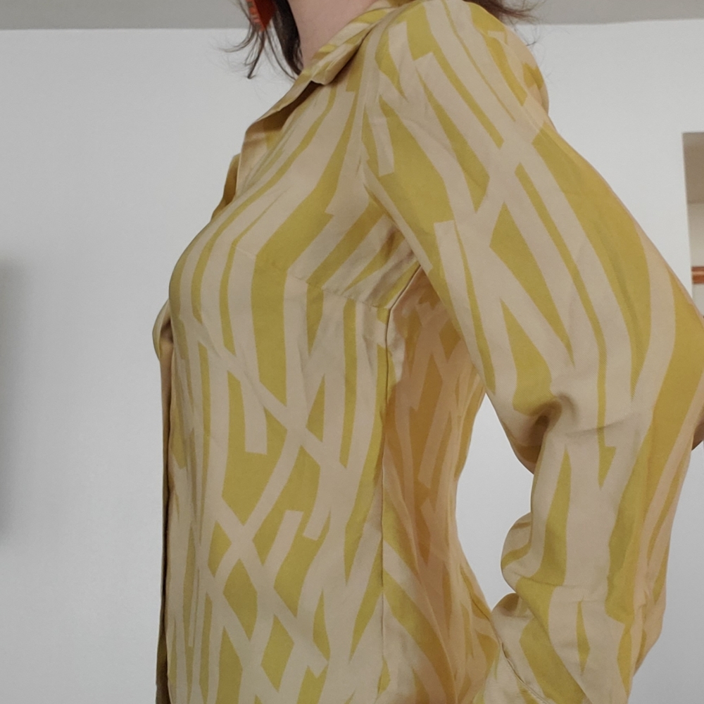 Banana Republic 100% silk shirt sz small